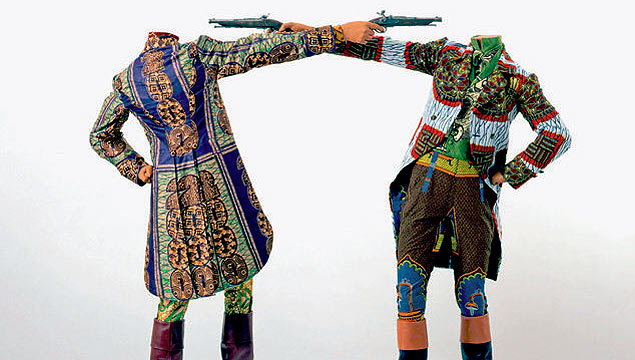 How To Blow Up Two Heads", do artista Yinka Shonibare Mbe, integra a "Transit_So Paulo"