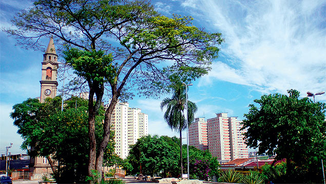 Largo da Matriz da Freguesia do , zona norte de So Paulo, onde h diversas opes de lazer