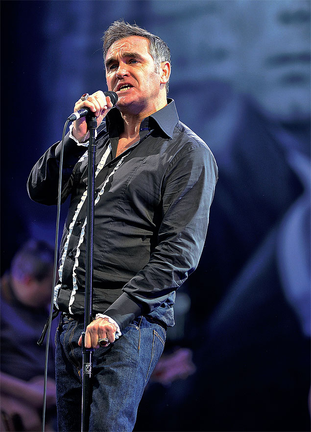 O cantor britnico Morrissey se apresenta no festival de Glastonbury, em 2011