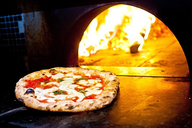 SAO PAULO, SP, BRASIL, 02-07-2014, 19h00: A verdadeira pizza napolitana com certificado de origem, da Pizzaria Leggera na Pompeia. (Foto: Leticia Moreira/ Folhapress, GUIA DA FOLHA)