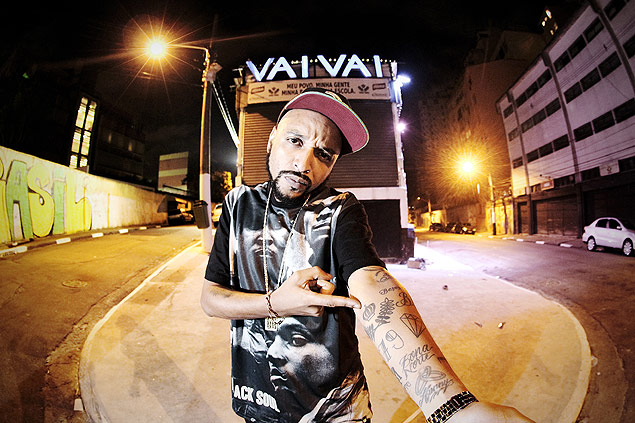 O rapper paulistano Max B.O. lanou uma msica em homenagem  escola de samba Vai-Vai, que completou 85 anos