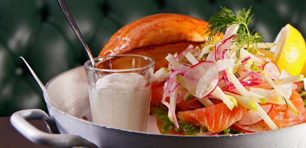 Sanduíche de salmão defumado, da Town Sandwich e Co