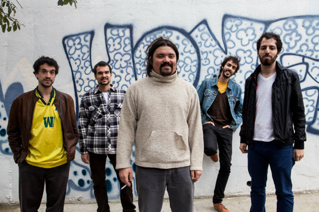 A banda Charlie e os Marretas, que integra o Coletivo Musical Risco no bairro de Perdizes na zona oeste de São Paulo. 