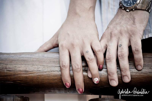 Raquel Lira Lacerda e Rubens Kley tm um corao tatuado no dedo anelar