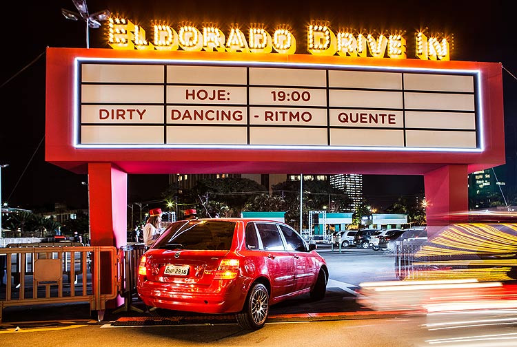 Cinema ao ar livre do shopping Eldorado na edio de 2015; evento "