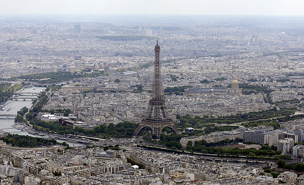 Vista area da Torre Eifel em Paris
