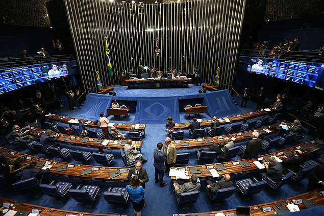 BRASLIA, DF, BRASIL, 13.12.2016. Sesso do Senado Federal para votar o segundo turno da PEC 55/ 2016, que trata do teto dos gastos pblicos. (FOTO Alan Marques/ Folhapress) PODER