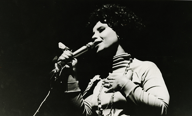 Msica: a cantora Elza Soares. (Data provvel: 1973) (Foto: Folhapress)