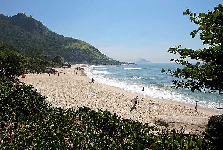 RIO DE JANEIRO - RJ - BRASIL - 13/11/2014 - PRAIAS MAIS LIMPAS DO RIO. Segundo o criterio de balneabilidade do INEA - Instituto Estadual do Ambiente, as praias mais limpas da cidade que nao estiveram nenhuma vez improprias no periodo de Agosto e Outubro de 2014. Prainha. (Foto: Julio Cesar Guimaraes/UOL).******EMBARGADO PARA USO EM INTERNET******* ATENCAO: PROIBIDO PUBLICAR SEM AUTORIZACAO DO UOL