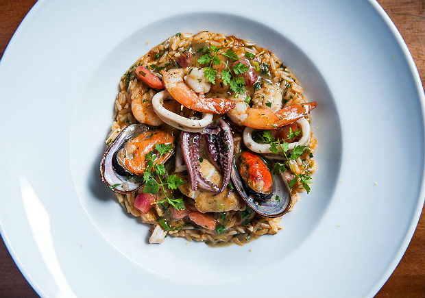 Arroz de frutos do mar, um dos pratos que o Bar da Dona Ona introduziu no cardpio para celebrar 9 anos