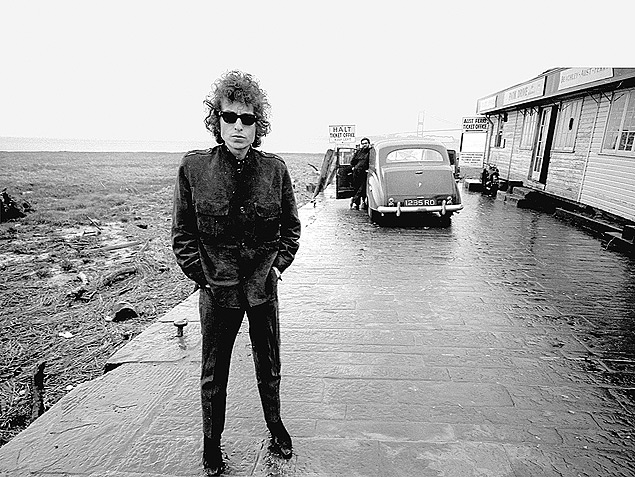 O cantor e compositor Bob Dylan em cena de 