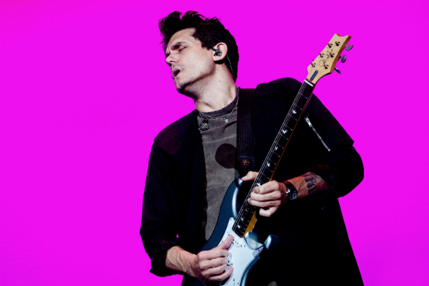 US singer John Mayer performs during The Search For Everything World Tour at the Ziggo Dome in Amsterdam on May 2, 2017. / AFP PHOTO / ANP / Ferdy Damman / Netherlands OUT ORG XMIT: 50969447