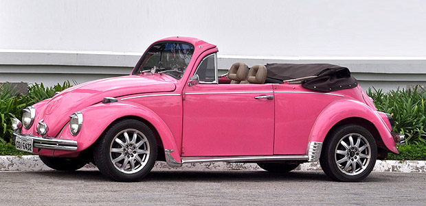 Transporte - Fusquinha cor-de-rosa da empresa Carro de Cena, localizada em So Caetano do Sul - crdito Divulgao