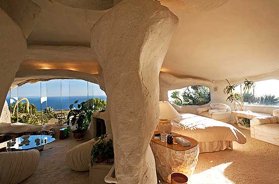 Casa inspirada nos Flinstones em Malibu custa cerca de R$ 6,5 milhes