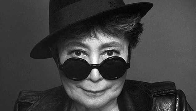 Yoko Ono, 82, viúva de John Lennon