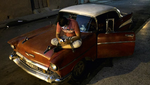 Foto do ensaio "Wi-Fi: Another Revolution in Cuba" (2015) Luiz Frota