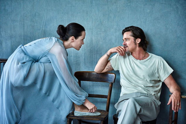 Juntos de novo - Mais de dez anos depois de se apaixonarem em um set de filmagens, Angelina Jolie e Brad Pitt se isolam em Malta com a filharada para gravar o longa 
