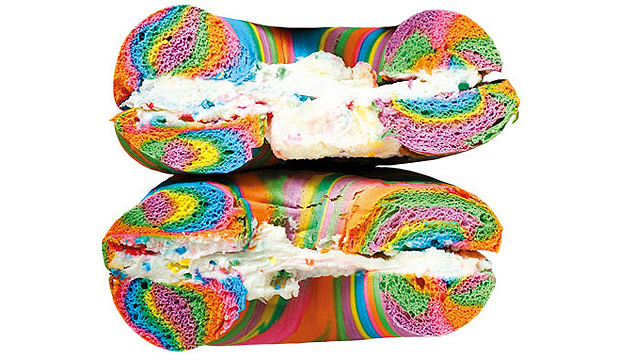 Rainbown bagel, ltima sensao da comida de rua em NYCred.: Adriana Kuchle