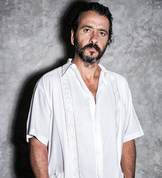 O ator Marcos Palmeira, em 2016, aos 52 anos, quando interpreta Ccero na novela "Velho Chico"