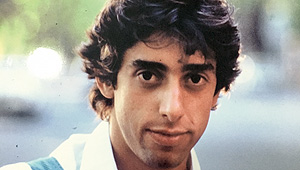 Cassio Scapin, aos 24, em 1989, quando atuava com grupo Degli Audacci, na Itália Guido Baldini/Divulgação