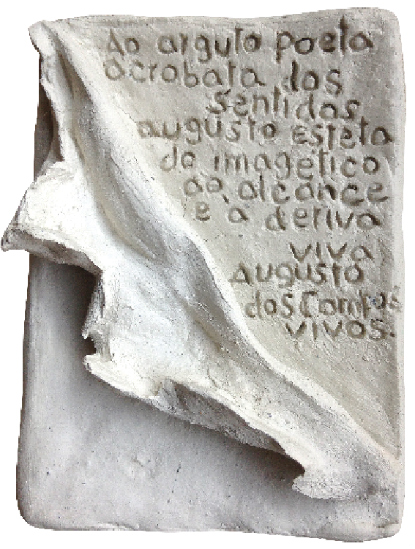 "Livro de pedra", 2009, escultura da artista Graa Lopes, publicada na seo Canvas da revista Serafina de dezembro de 2016