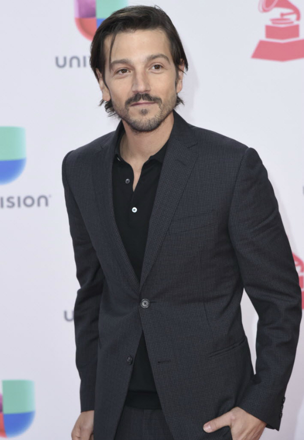 Diego Luna arrives at the 17th annual Latin Grammy Awards at the T-Mobile Arena on Thursday, Nov. 17, 2016, in Las Vegas. (Photo by Richard Shotwell/Invision/AP) ORG XMIT: NVDC138