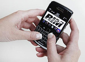 BlackBerry, da RIM; os Emirados Unidos e a empresa chegaram a acordo sobre o aparelho antes de prazo