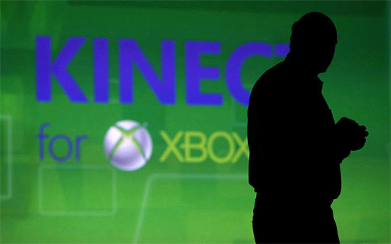 Silhueta do executivo-chefe da Microsoft, Steve Ballmer, durante apresentação na Consumer Electronics Show, em Las Vegas