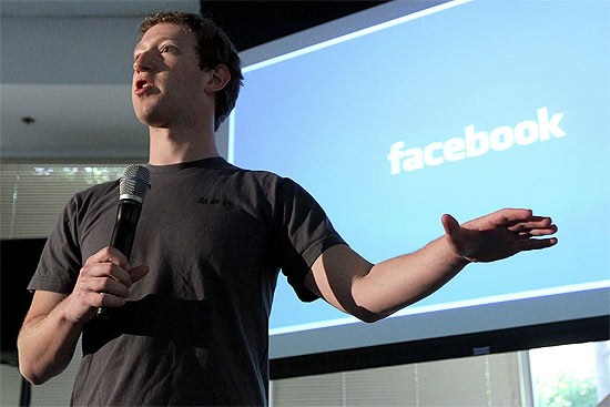 Mark Zuckerberg, executivo-chefe do Facebook, fala em evento na sede da empresa em abril deste ano