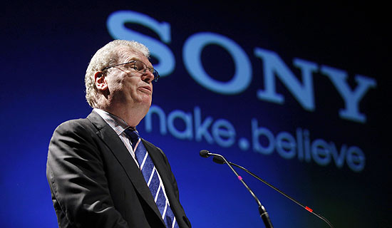 Howard Stringer, presidente e chefe-executivo da Sony, fala em evento da empresa em Mumbai