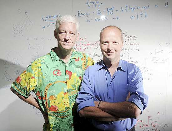 Sebastian Thrun e Peter Norvig, especialistas em inteligência artificial