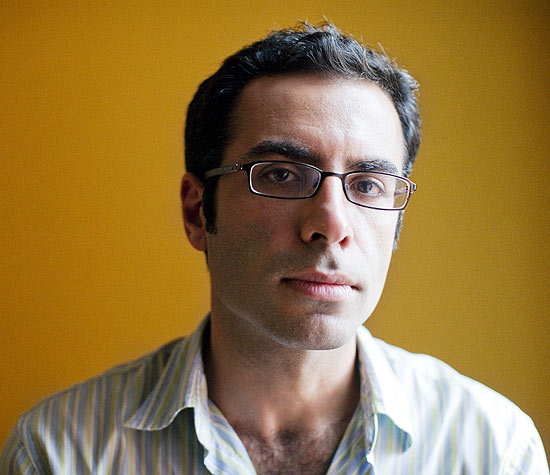 Navid Hassanpour, da Universidade Yale, sugere que acesso à internet pode solapar revoluções