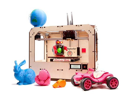 "[MakerBot Replicator]":http://store.makerbot.com/replicator.html, impressora 3D pessoal vendida por US$ 1.749