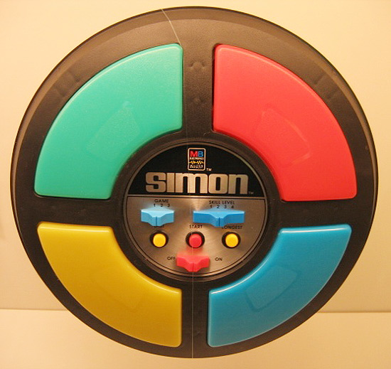 O jogo original, chamado nos EUA de Simon
