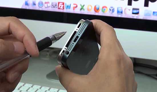 Reprodução de vídeo mostra o que seria o novo conector da Apple de 19 pinos, presente num eventual iPhone 5