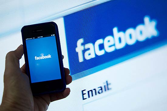 Facebook alcanou 54,99% das visitas a redes sociais no Brasil, nmero que era de 18,24% h um ano