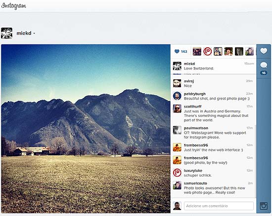 Interface web do Instagram, que permite comentar fotos e marc-las como favoritas