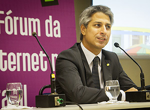 O deputado federal Alessandro Molon (PT-RJ), relator do Marco Civil, em fórum de discussões sobre o projeto