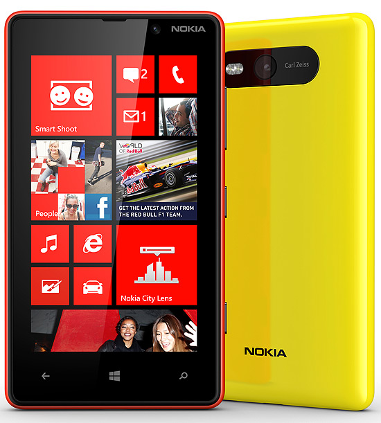 Smartphone Nokia Lumia 820, que terá Windows Phone 8