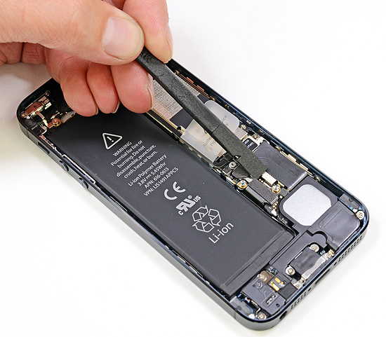 Site "iFixit" desmonta iPhone 5 e exibe processador feito pela Samsung