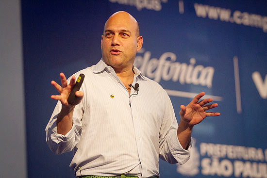 Salim Ismail, fundador da Universidade da Singularidade fala durante a Campus Party de 2013, encontro de tecnologia em So Paulo