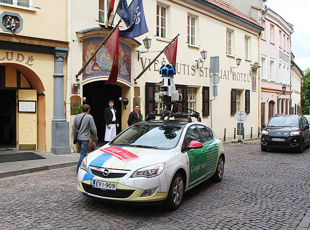 Carro padrão, usado pelo Google no mundo, captura imagens na Lituânia