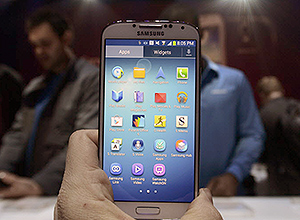 Galaxy S 4, da Samsung, durante seu anncio em Nova York; aparelho chega ao Brasil em 8 de maio a partir de R$ 2.399