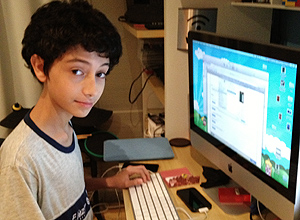 Natan Gorin, menino de 12 anos que criou o aplicativo iBoletim