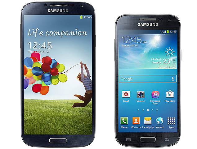 Imagem que compara o Galaxy S 4 (esq.) e o Galaxy S 4 mini, celulares da Samsung