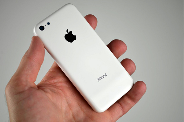 Imagem do que poderia ser a parte traseira do hipotético iPhone 5C, versão mais barata do smartphone da Apple que publicações tecnológicas e consultores acreditam que a Apple pode lançar