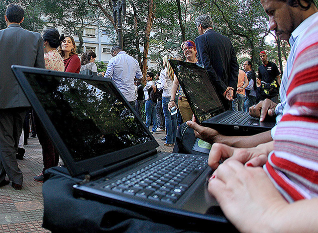 Brasileiros estão preferindo computadores móveis e tablets em vez de desktops