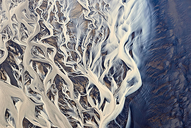 Foto premiada pelo Sony World Photography Awards 2014 mostra o delta de um rio na Islndia