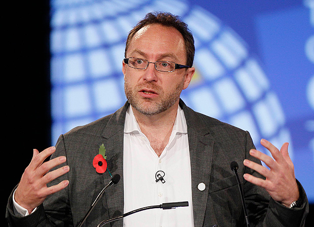 Jimmy Wales fala durante a conferncia London Cyberspace, na capital inglesa