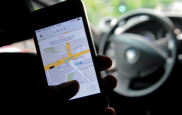 Aplicativo de caronas pagas Uber, que havia sido banido temporariamente em toda a Alemanha